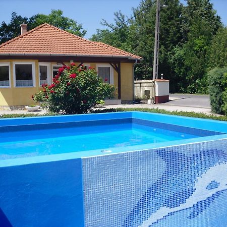 Tulipan Bungalow Camping Resort Gyenesdiás Exteriör bild