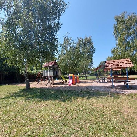 Tulipan Bungalow Camping Resort Gyenesdiás Exteriör bild