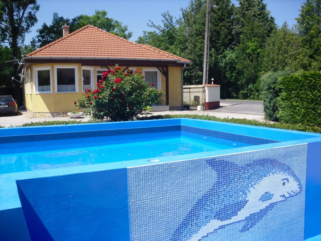 Tulipan Bungalow Camping Resort Gyenesdiás Exteriör bild