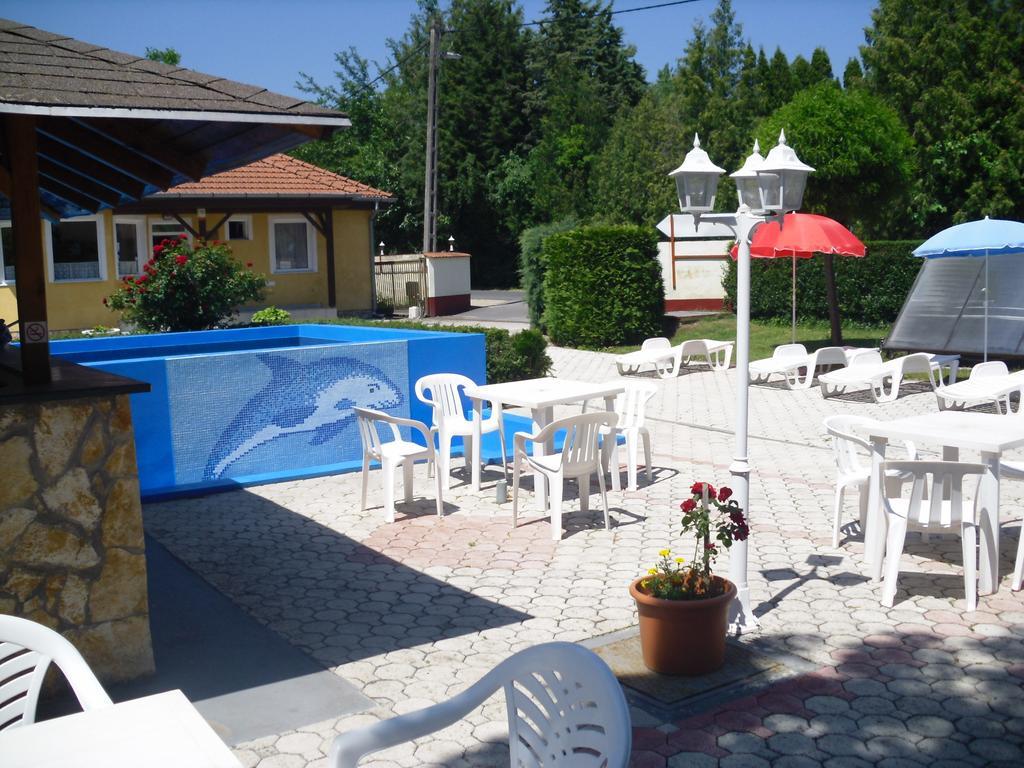 Tulipan Bungalow Camping Resort Gyenesdiás Exteriör bild