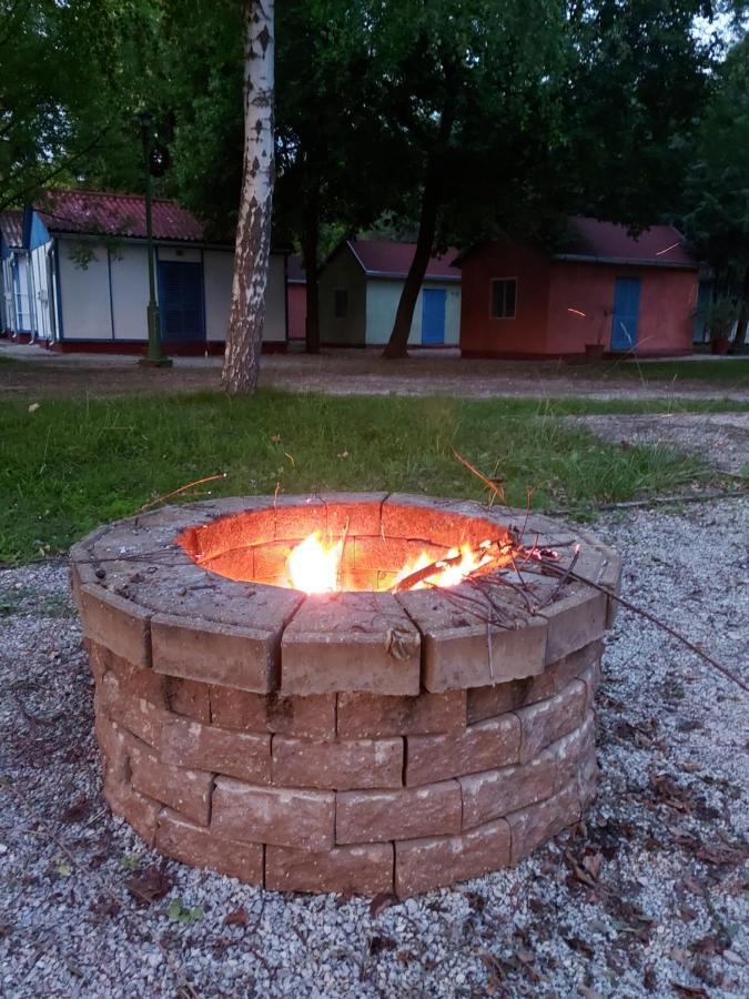 Tulipan Bungalow Camping Resort Gyenesdiás Exteriör bild