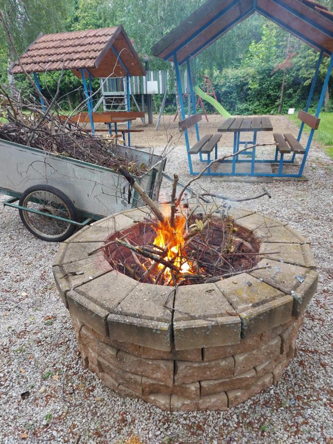 Tulipan Bungalow Camping Resort Gyenesdiás Exteriör bild