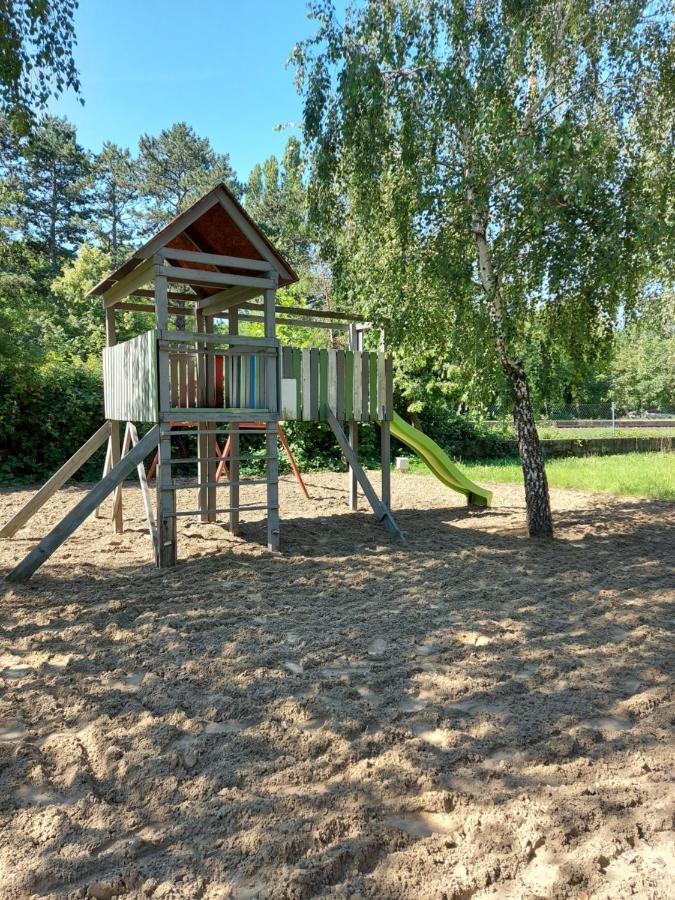Tulipan Bungalow Camping Resort Gyenesdiás Exteriör bild