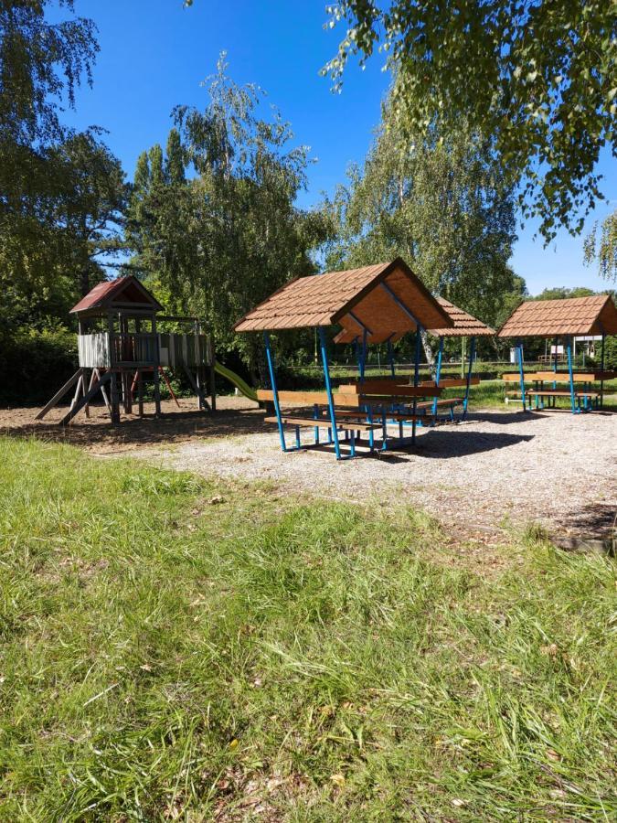 Tulipan Bungalow Camping Resort Gyenesdiás Exteriör bild