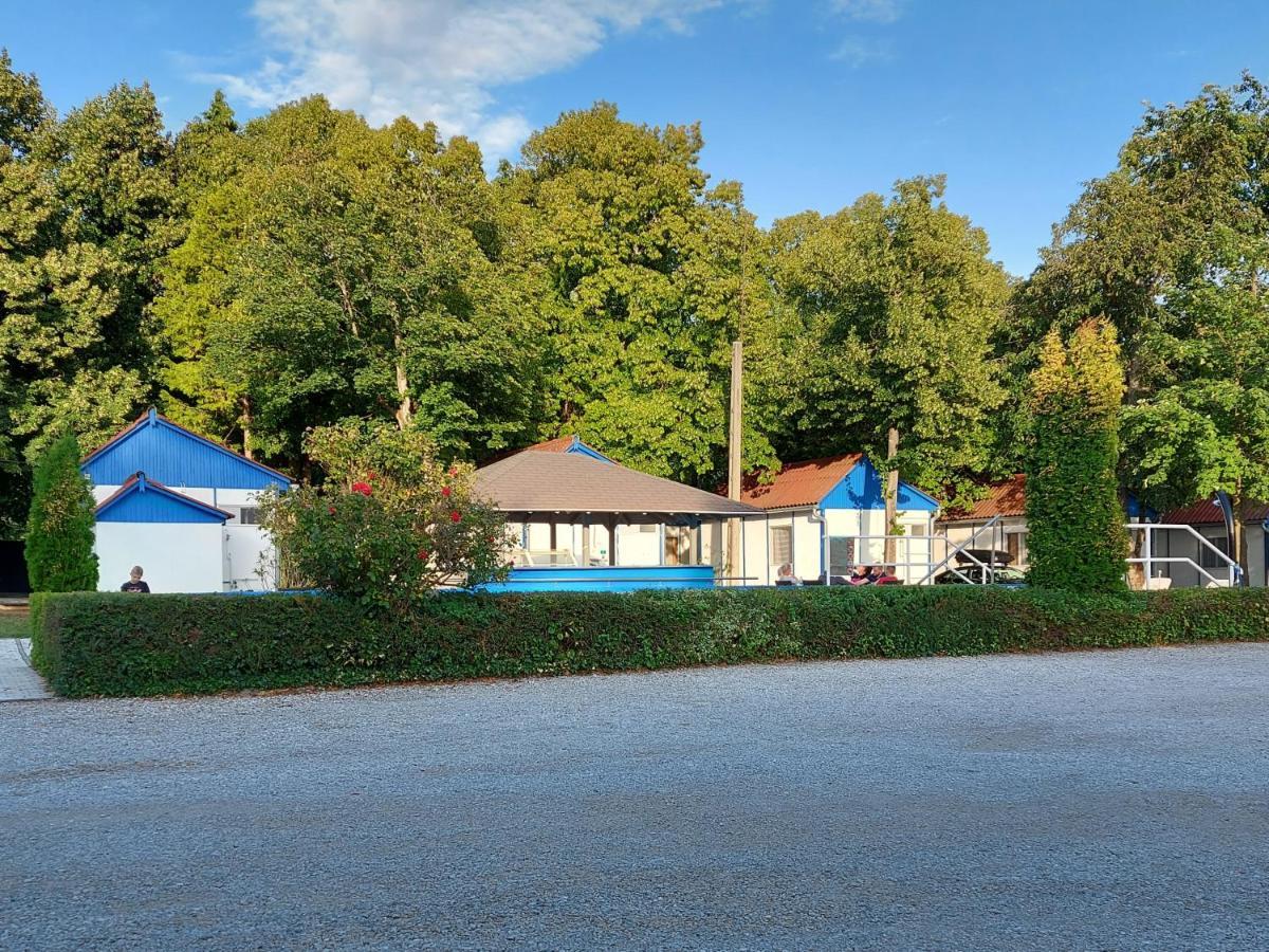 Tulipan Bungalow Camping Resort Gyenesdiás Exteriör bild