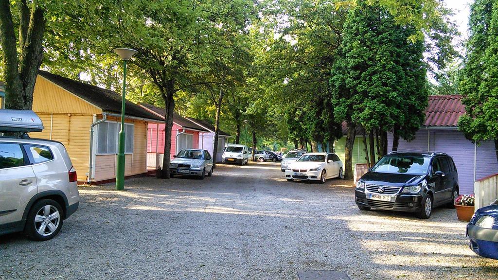 Tulipan Bungalow Camping Resort Gyenesdiás Exteriör bild