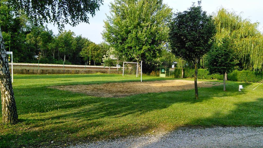Tulipan Bungalow Camping Resort Gyenesdiás Exteriör bild